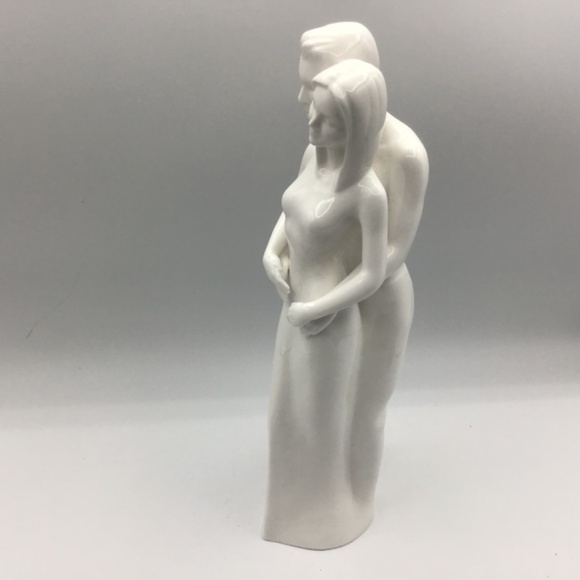 Coalport Moments In Love Bone China Figurine Made in England 2000 - Picture 5 of 10